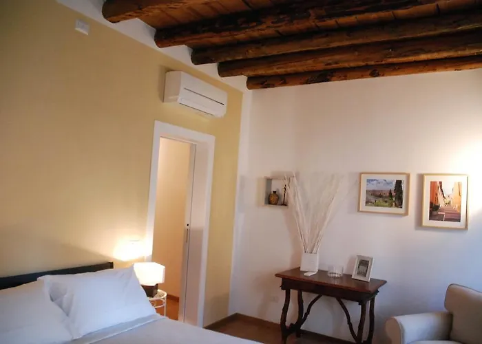 Wallace Luxury Apartament *