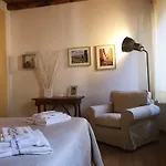Wallace Luxury