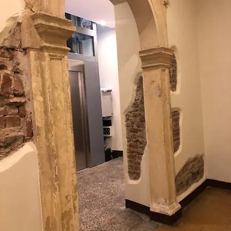 Апартаменты Wallace Luxury