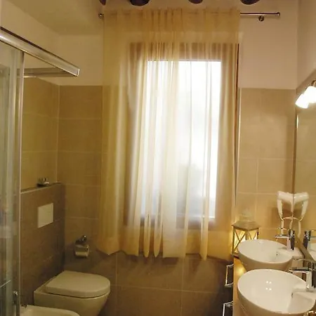 Wallace Luxury Verona