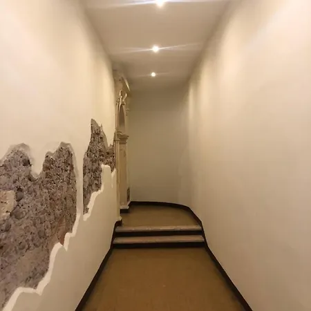 Wallace Luxury * Verona
